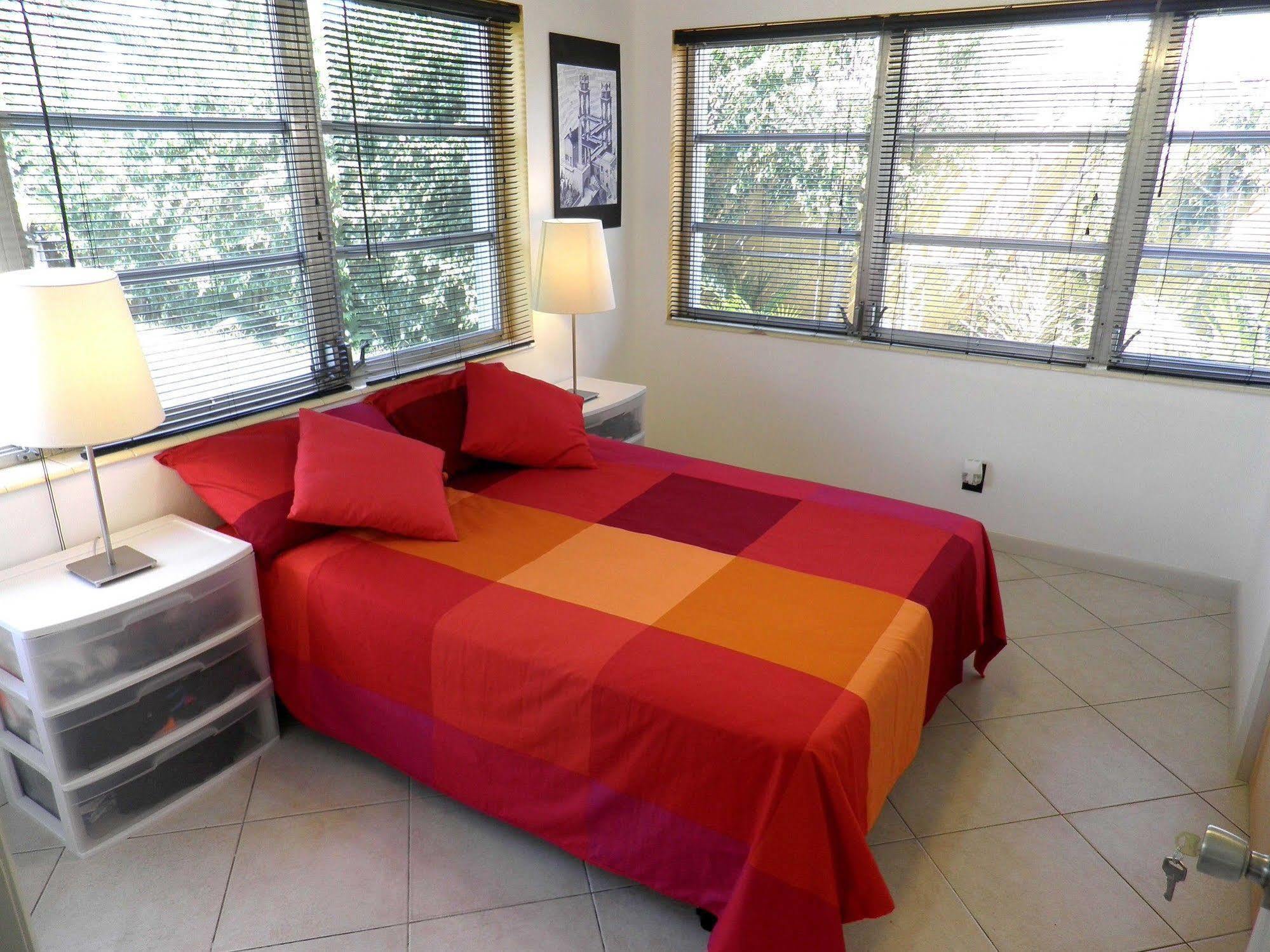 Blue Ocean Guesthouse Oakland Park Luaran gambar